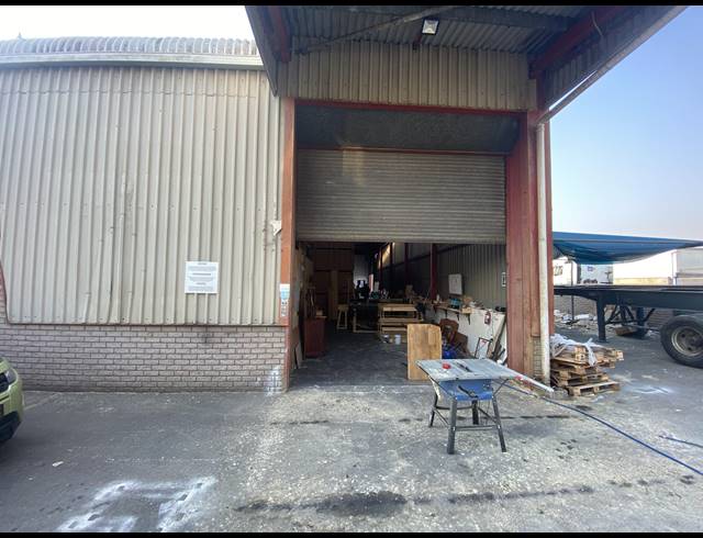 332M² WAREHOUSE TO LET IN SPRINGFIELD